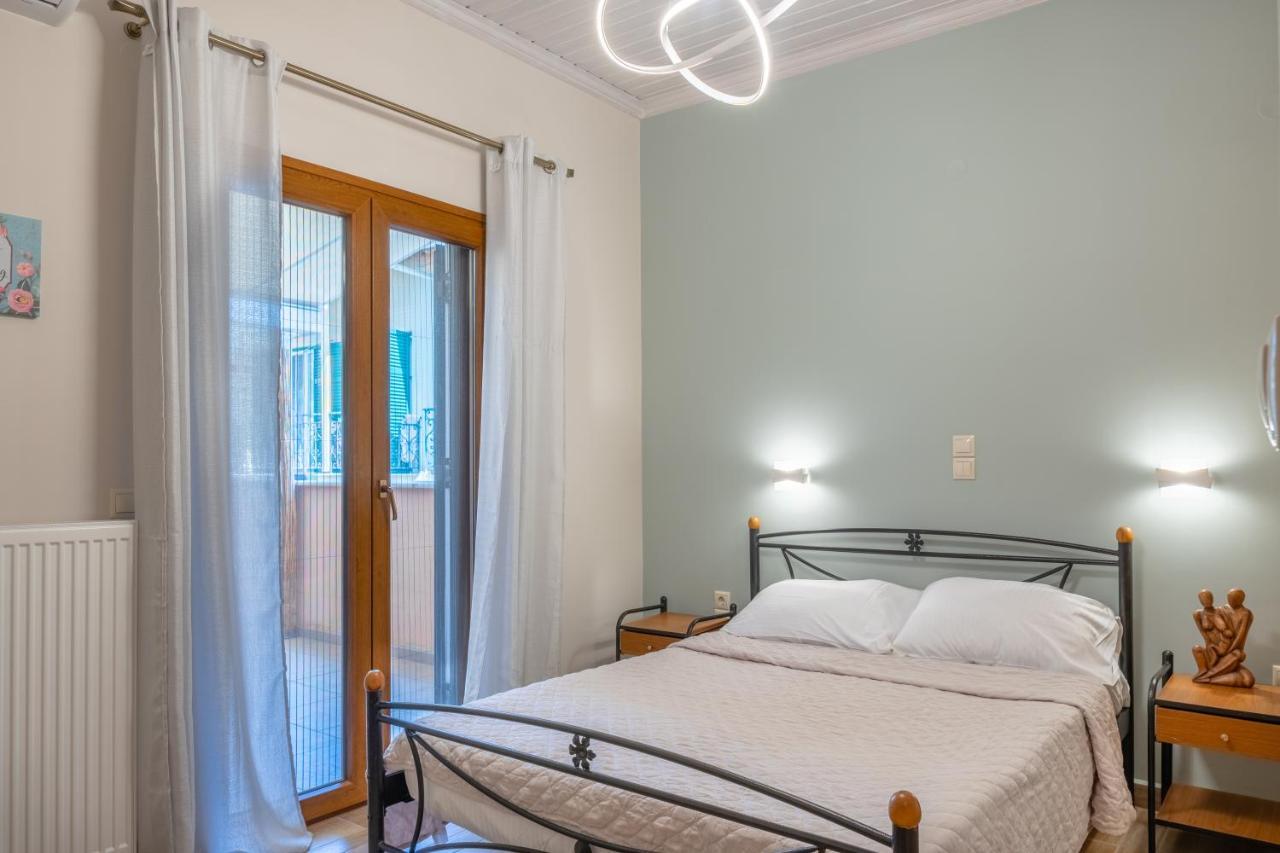 G.R Luxury Apartment Kalligoni Esterno foto