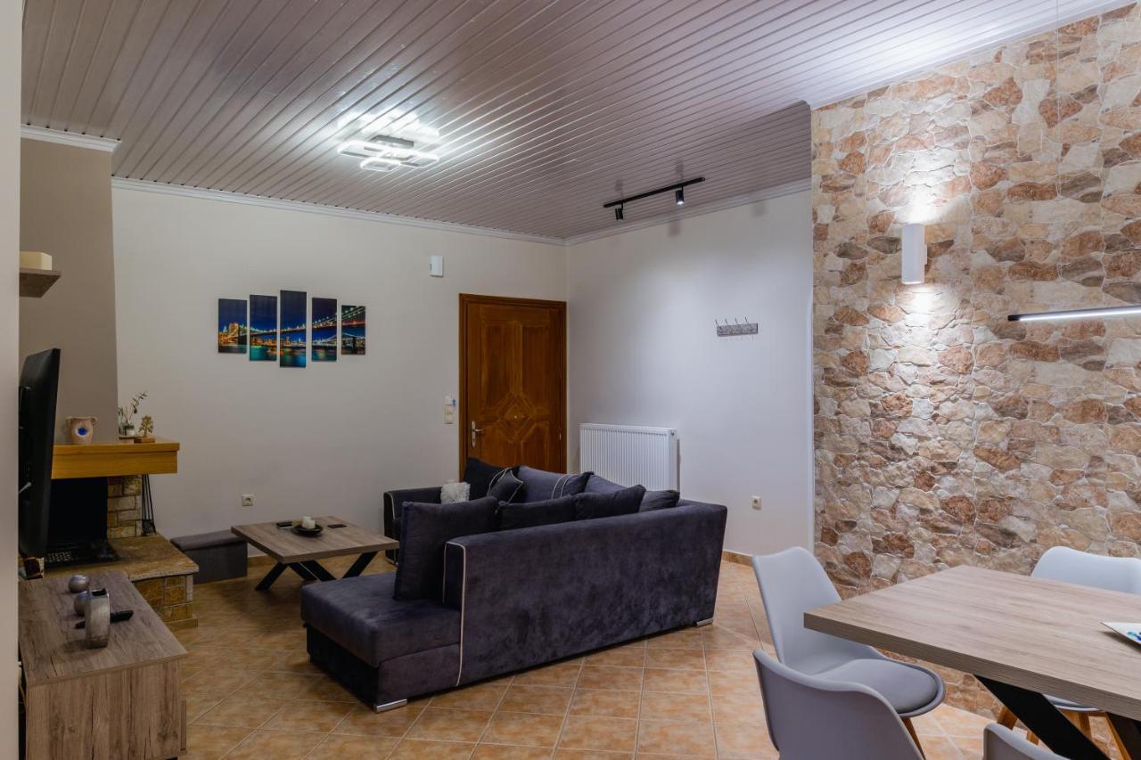 G.R Luxury Apartment Kalligoni Esterno foto