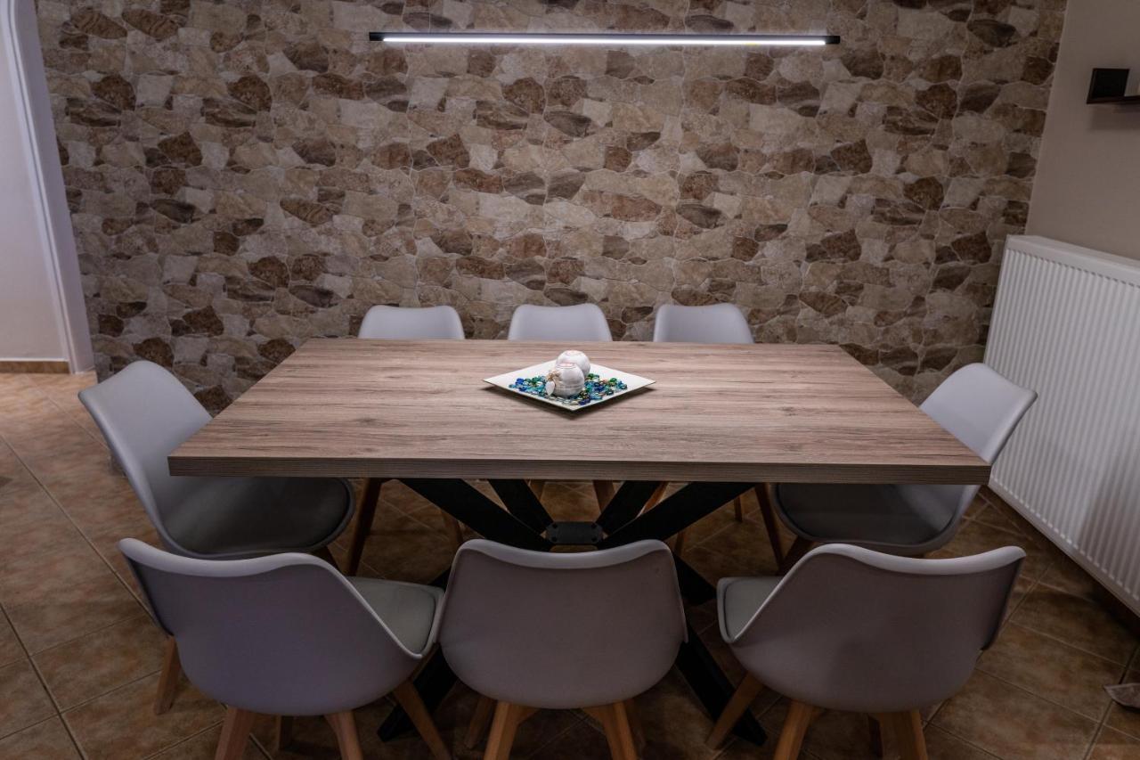 G.R Luxury Apartment Kalligoni Esterno foto