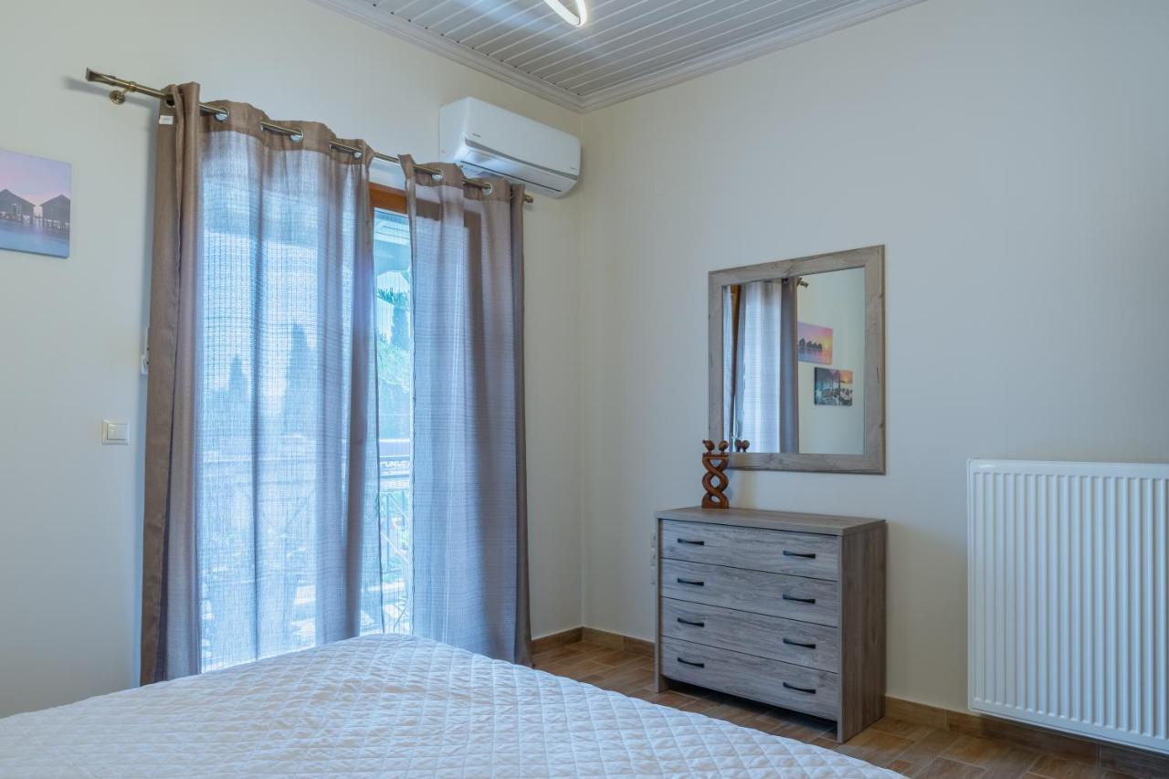 G.R Luxury Apartment Kalligoni Esterno foto