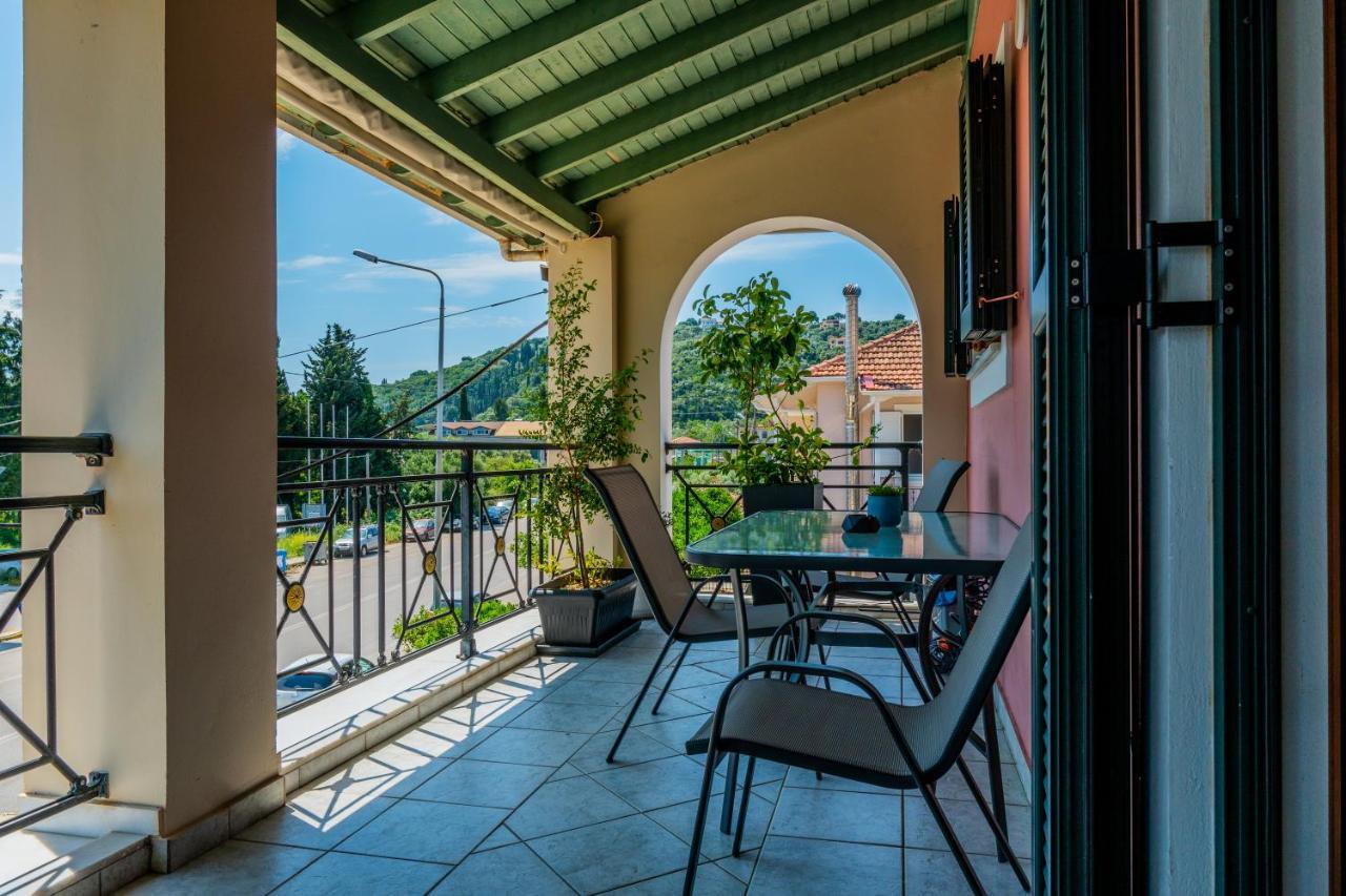 G.R Luxury Apartment Kalligoni Esterno foto