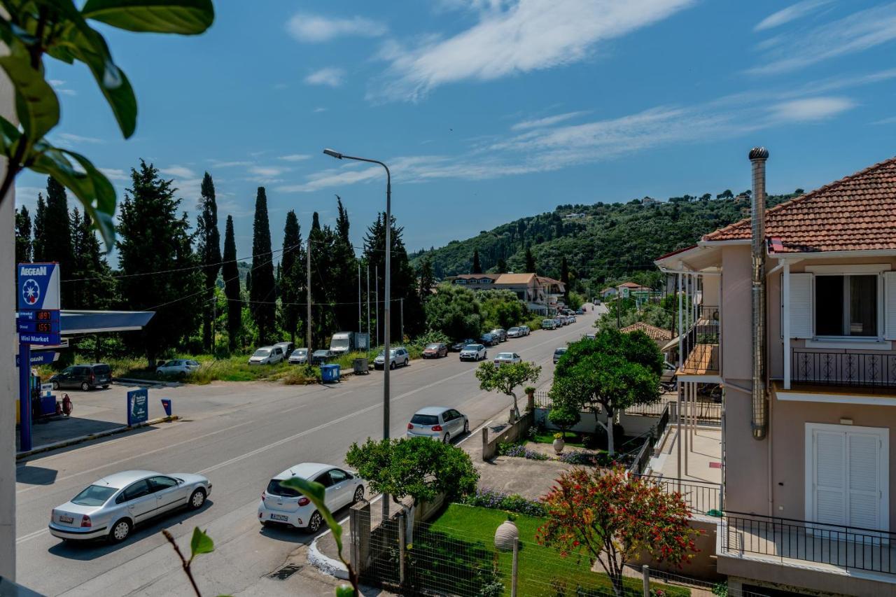 G.R Luxury Apartment Kalligoni Esterno foto