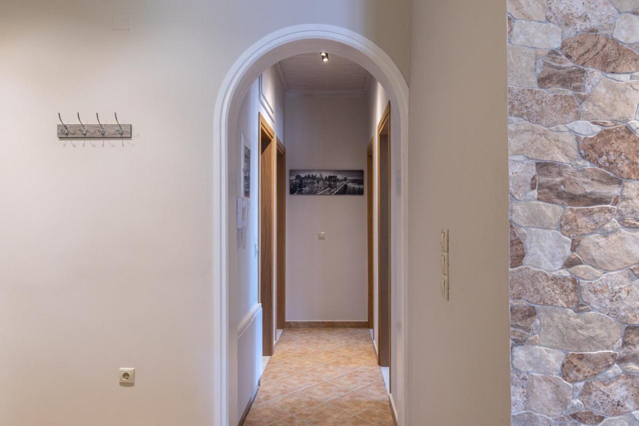 G.R Luxury Apartment Kalligoni Esterno foto
